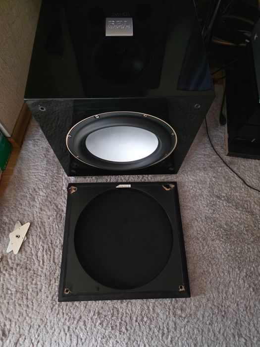 Продам сабвуфер Rel S5