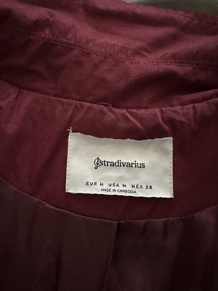 Жіночий плащ stradivarius