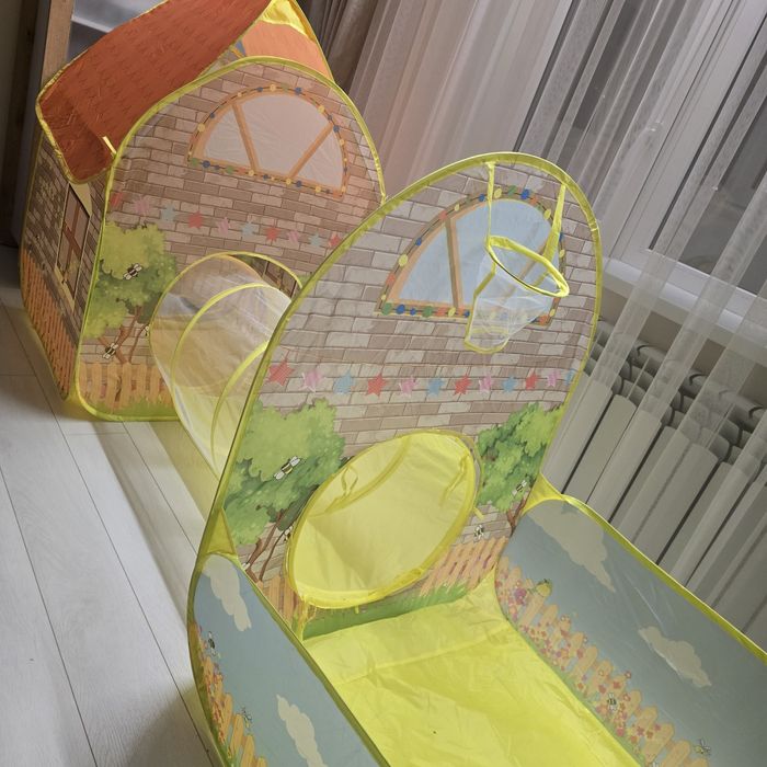 Дитячий намет будинок з тунелем.