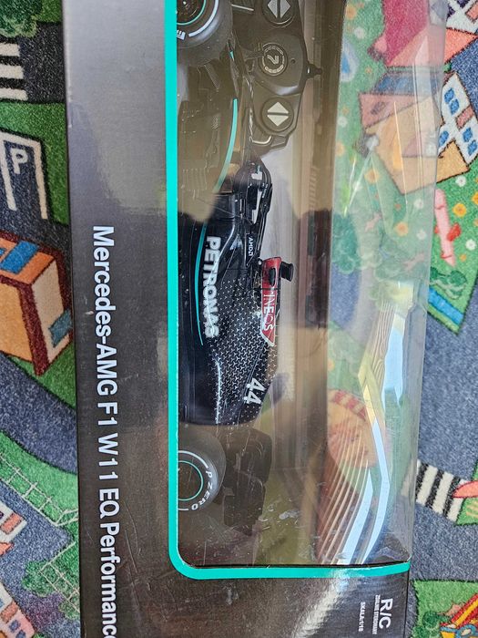 Samochod sterowany Mercedes AMG F1 W11 EQ performance