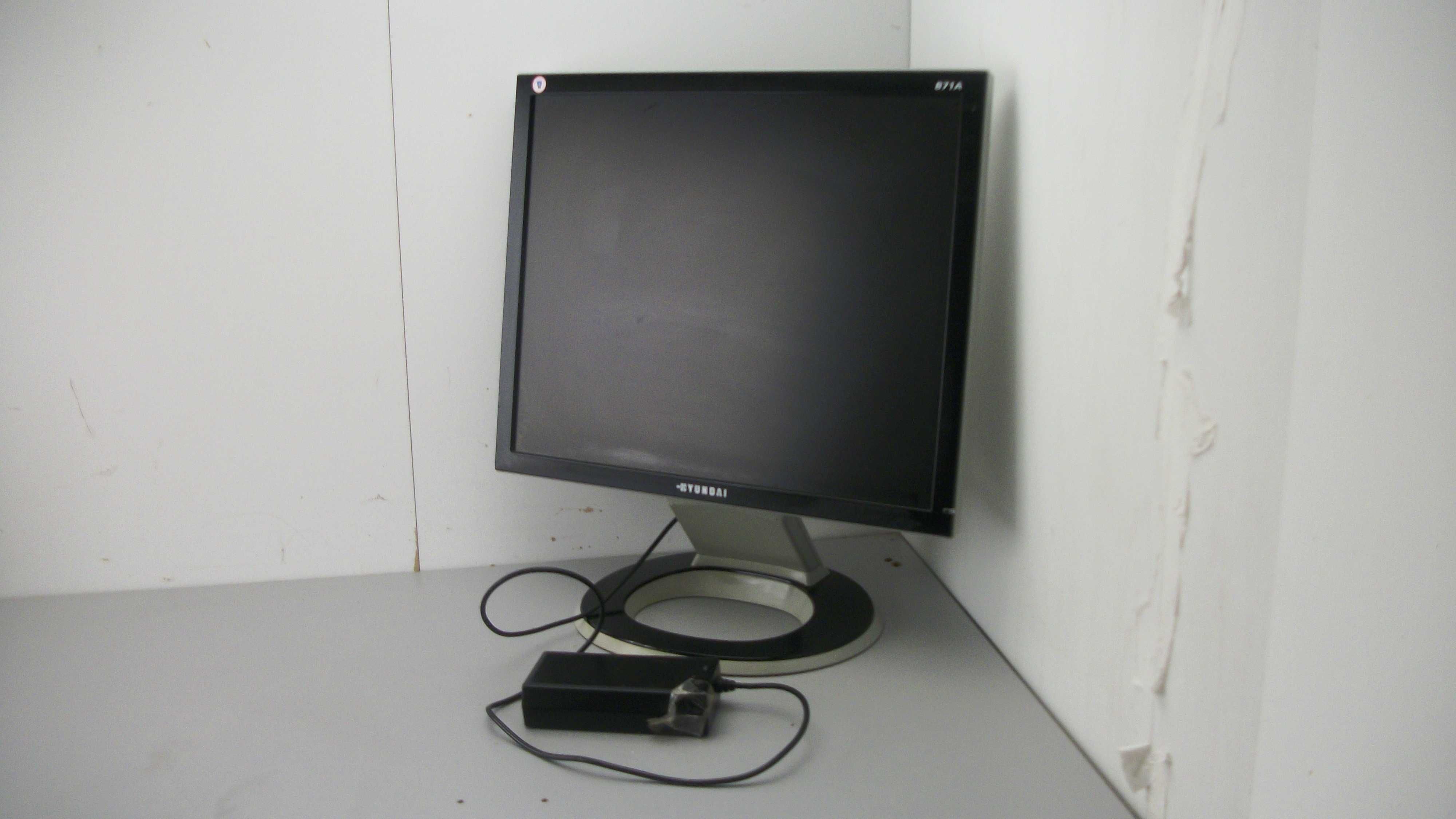 Monitor komputerowy HYUNDAI B71A do komputera pc