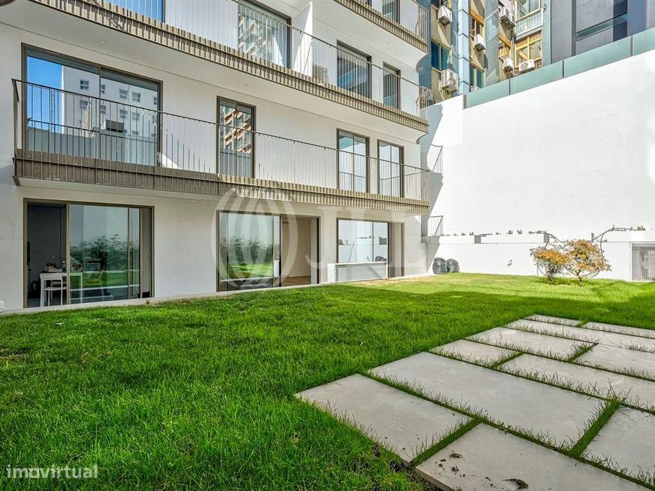 Apartamento T3 novo, no Plaza View, em Lisboa