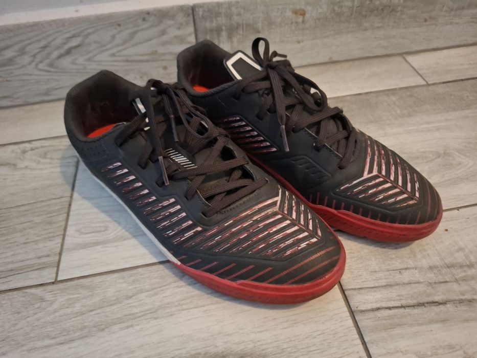 Buty sportowe piłkarskie Kipsta rozm. 38
