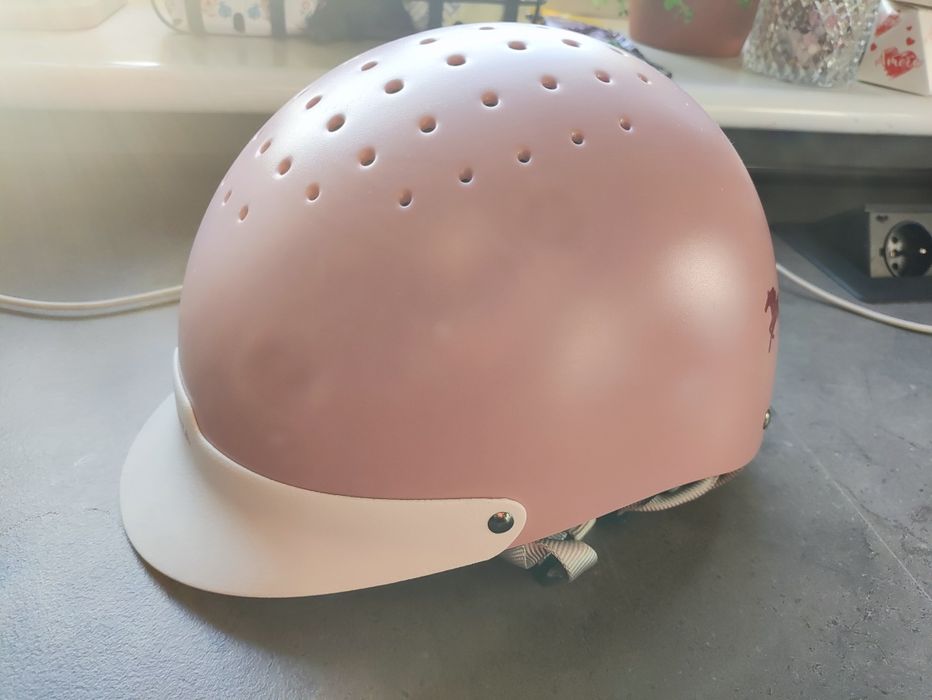 Toczek, Kask jeździecki dziecięcy