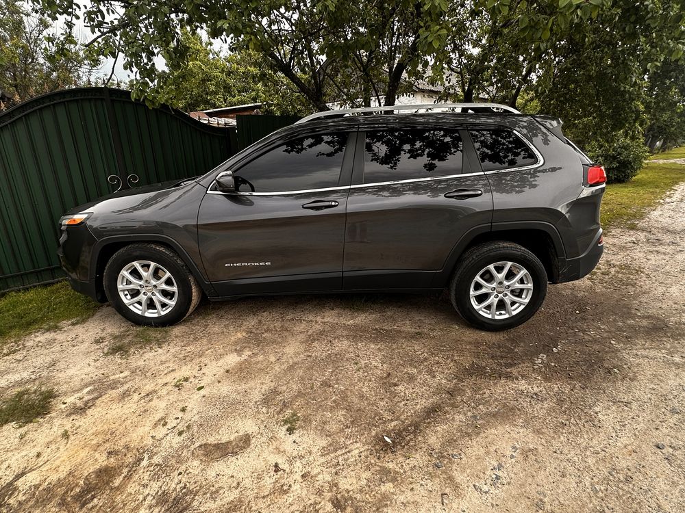 Продам Jeep Cherokee