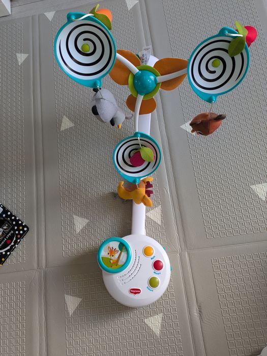 Karuzela niemowlęca do łóżeczka