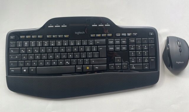 klawiatura+mysz logitech mk710 bezprzewodowa qwerty jak nowa opis