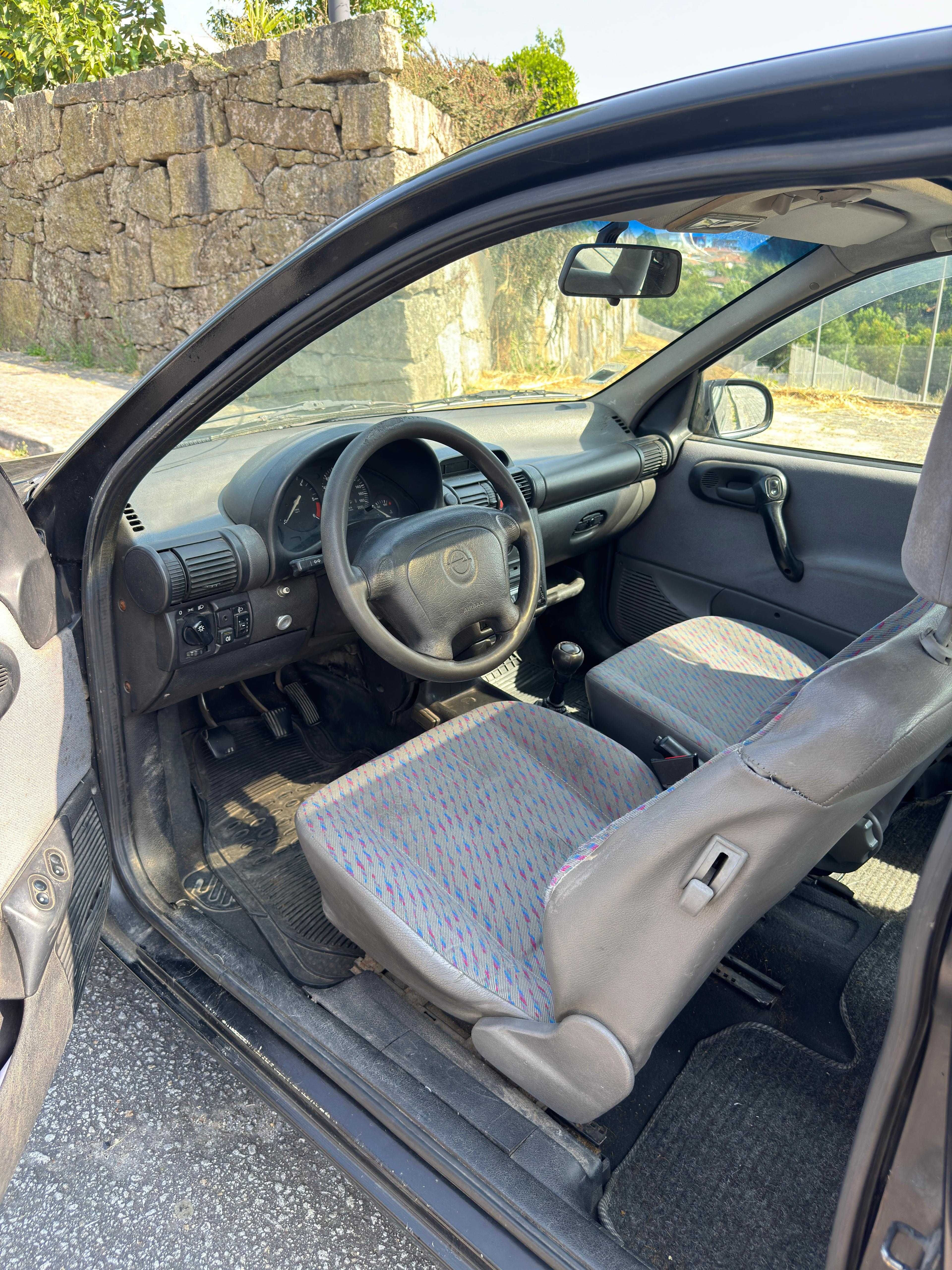 Opel Corsa B 1.5 Diesel - Económico e Fiável