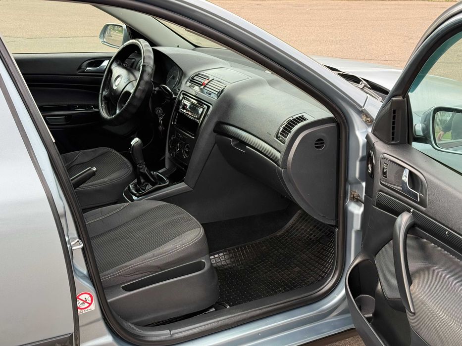 Продам SKODA Octavia а5 2006р 1.6газ-бенз