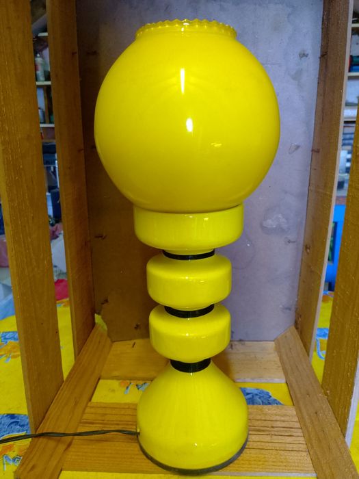 Candeeiro de mesa em loiça antigo