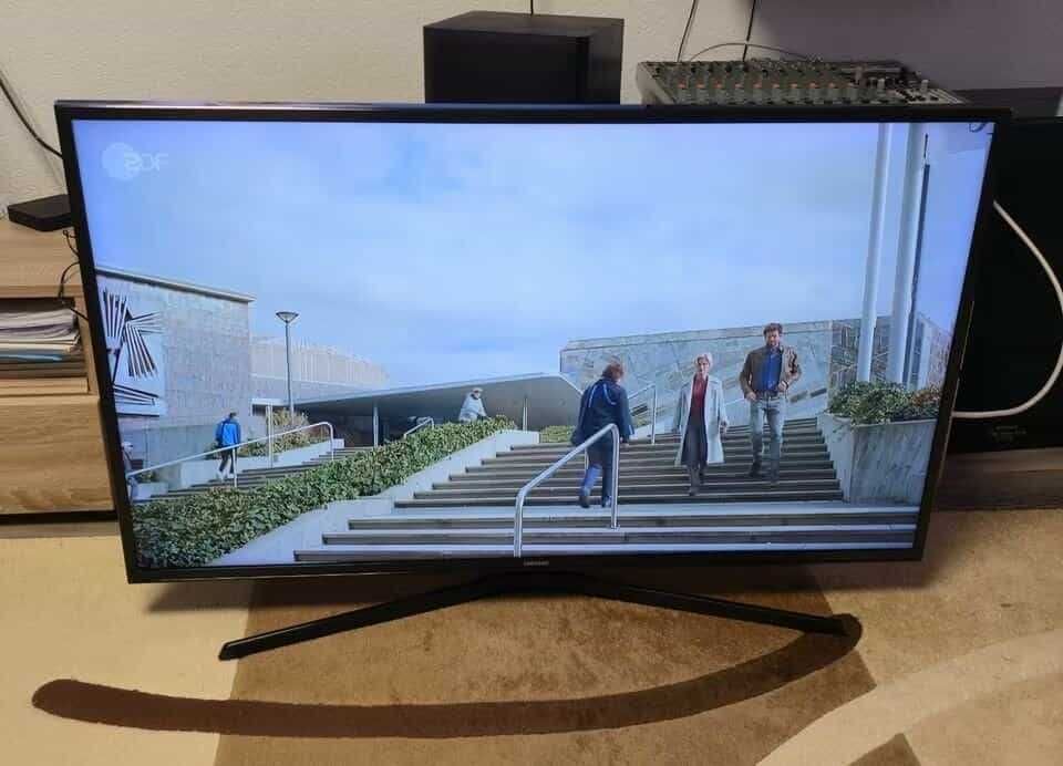 Smart Tv LED 43 Samsung UE43KU6079 4K UHD Dvb-t2 YouTube