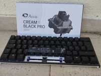 Teclado mecânico Ducky One 2 Mini com Akko Cream Black Pro V3
