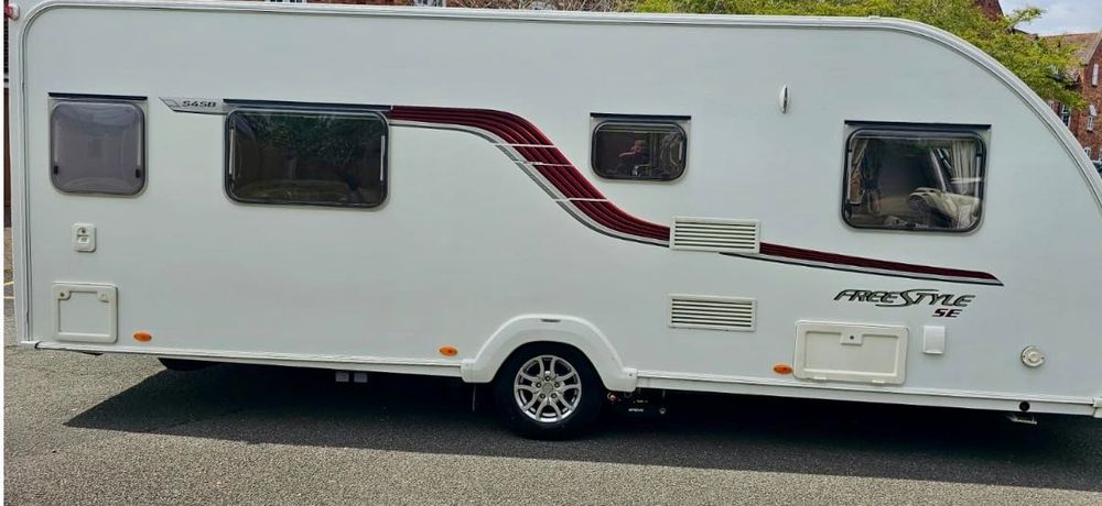 Caravana Swift FreeStyle SE - Impecável
