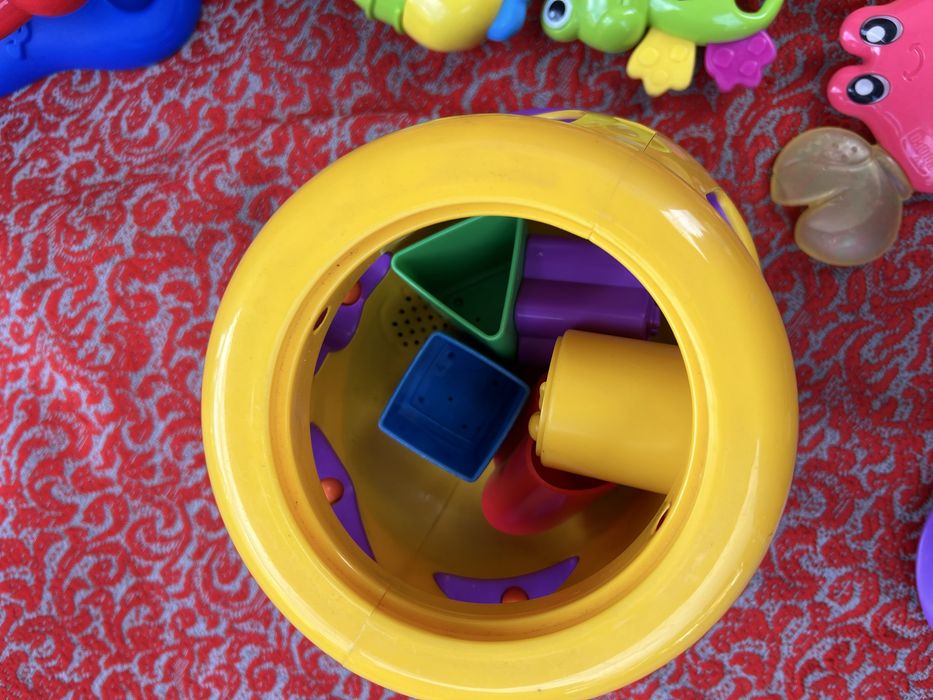 Дитячі розвиваючі іграшки