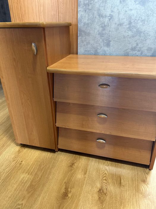 Drewniana szafka na buty