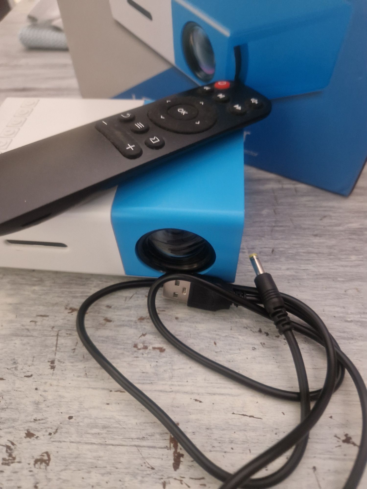 LED projector azul e branco