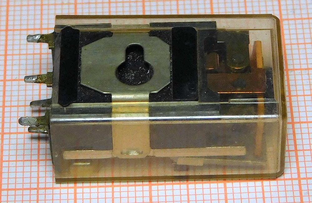 Przekaźnik 24V V23016 B0006 A101 SIEMENS [0A5]15