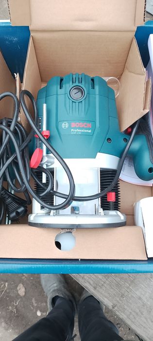 СРОЧНО!!! Фрезер Bosch GOF 130 Professional, новий, 1300 Вт