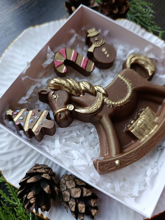 Новорічні шоколадні набори. Цукерки ручної роботи