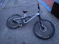 Okazja!!Commencal meta V4.2 L  enduro,mtb,dh,trek,ns,specjalized,norco