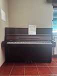 Piano Hsinghai em otimo estado