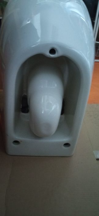 Sanita Suspensa ROCA Rimless, c/ tampo queda amortecida