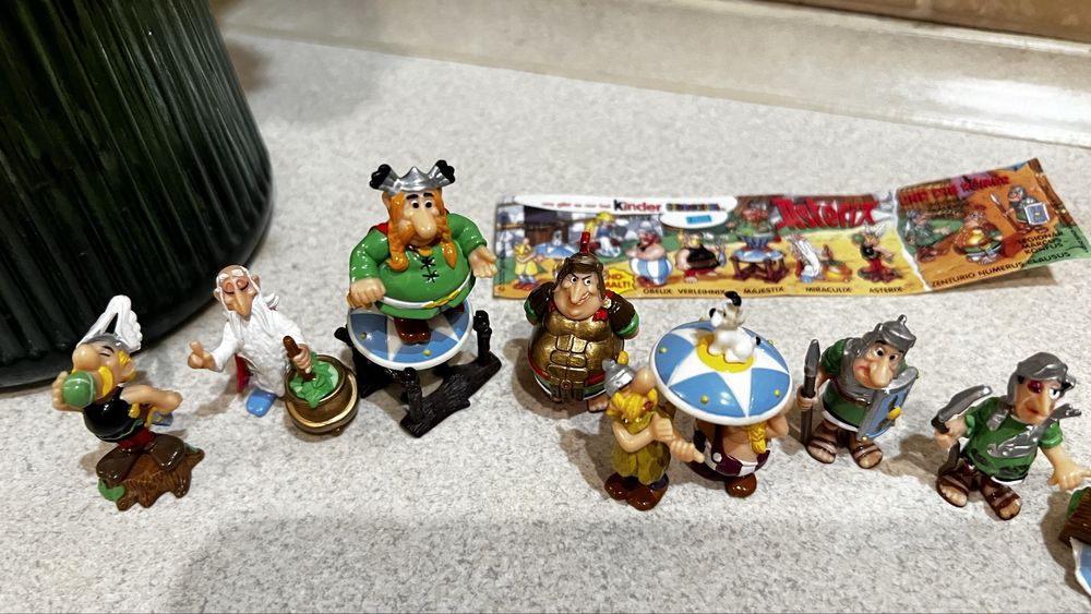 Астерікс кіндер іграшки колекція серія
