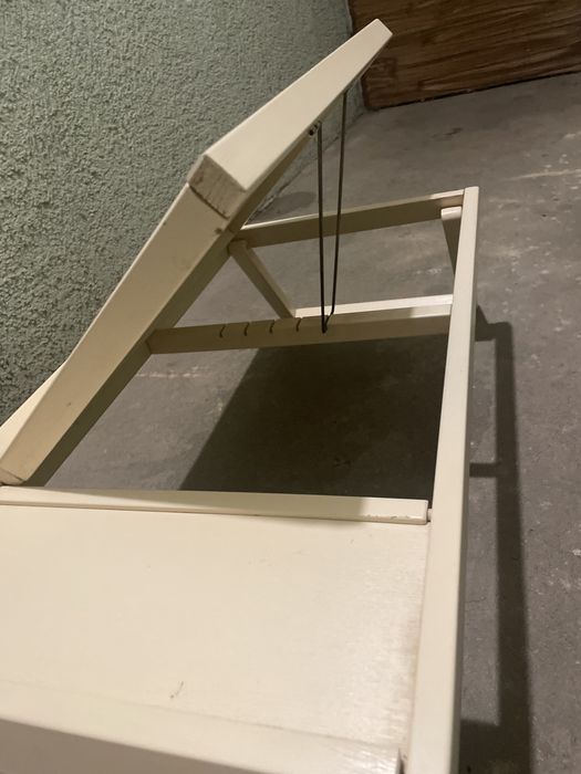 Drewniana podkładka stolik na laptopa jedzenia do renowacji