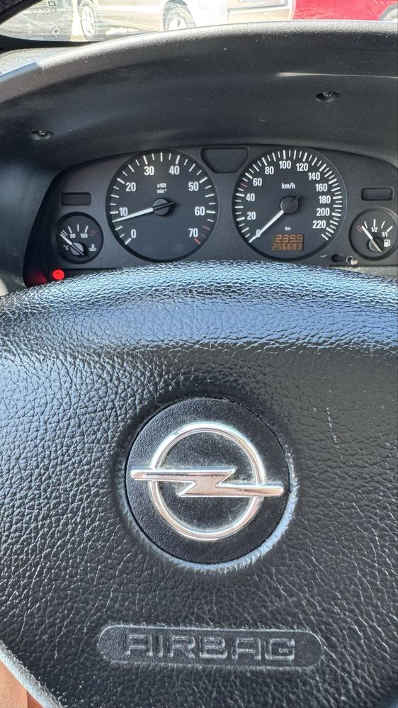 Opel Zafira Опель Зафира 2004 р 1,6 бенз 7 місць 5МКПП
