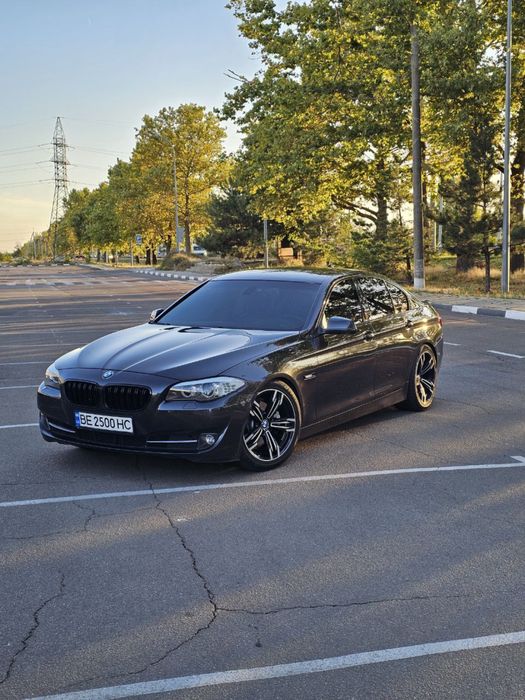 BMW F10 528i 2010 (3 литра)