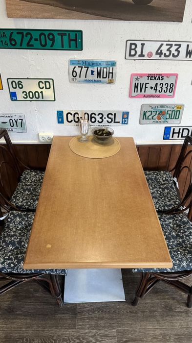 Стіл в прекрасному стані