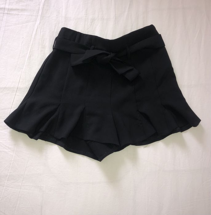 Calções Bershka e Zara (tam 34 e S)