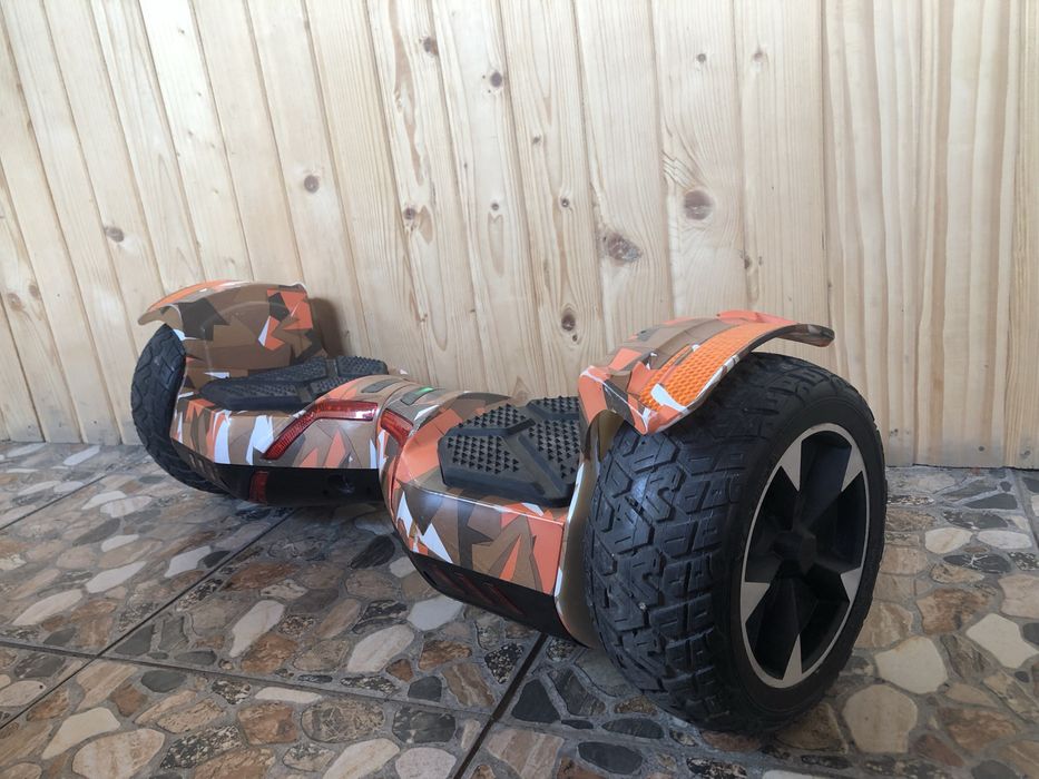 Гіроскутер в чудовому стані с Блютуз монтованими колонками і світлом