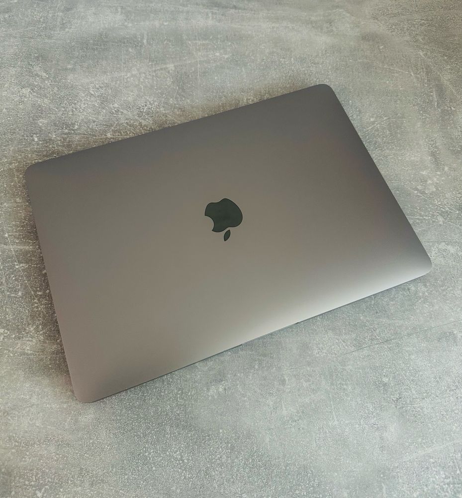 MacBook Pro 2020 i5/8/500гб