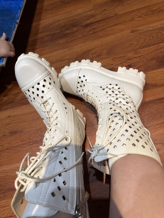 Ботинки без дефектов