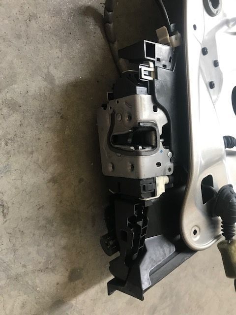 Fecho de porta Frente esquerdo Mercedes c200 c220 c250 w204