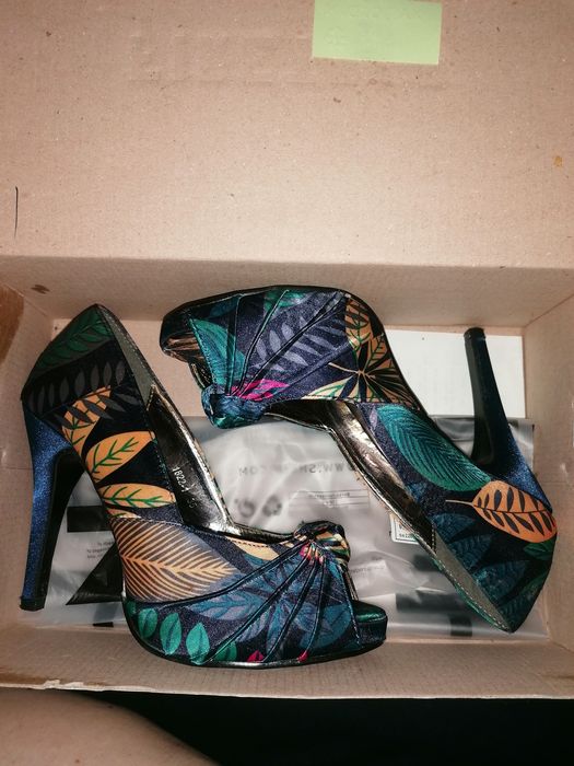Sapatos estampados n35