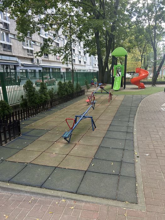 Plyty gumowe 50x50 na plac zabaw