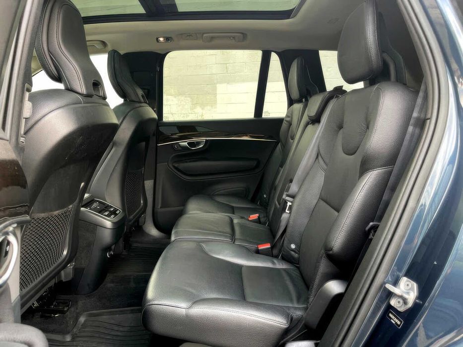 Volvo XC90 T6 Momentum      2019