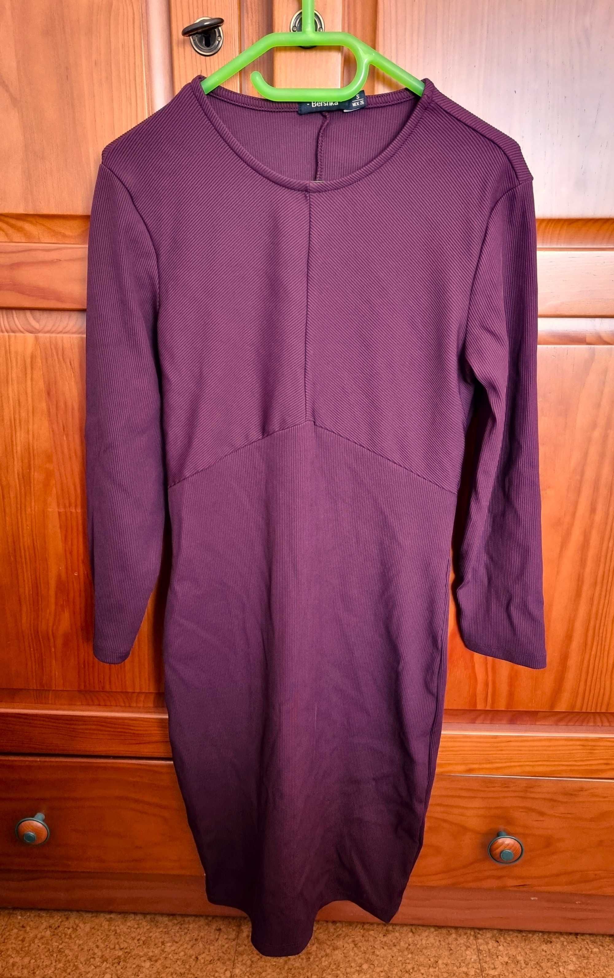 Vestido curto e justo bordeaux Bershka, tamanho S