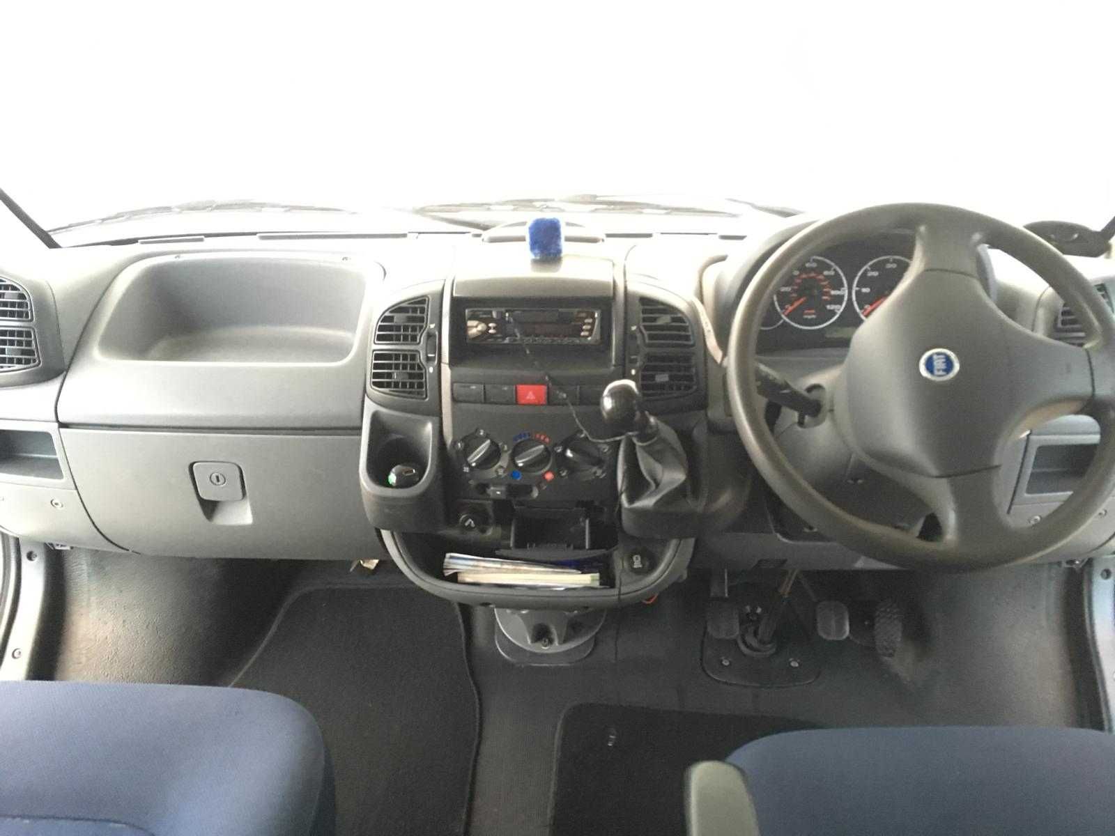 Autocaravana para 6 pessoas