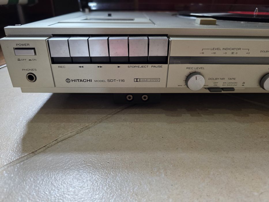 Gramofon Hitachi SDT-116 z lat 80-tych.
