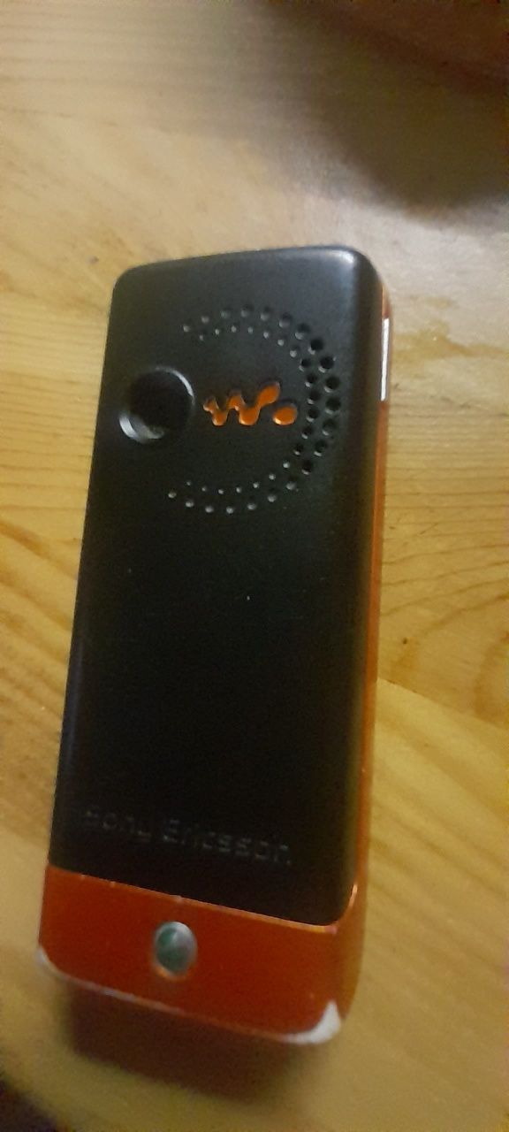 Sony Ericsson W200i + Manta AV03