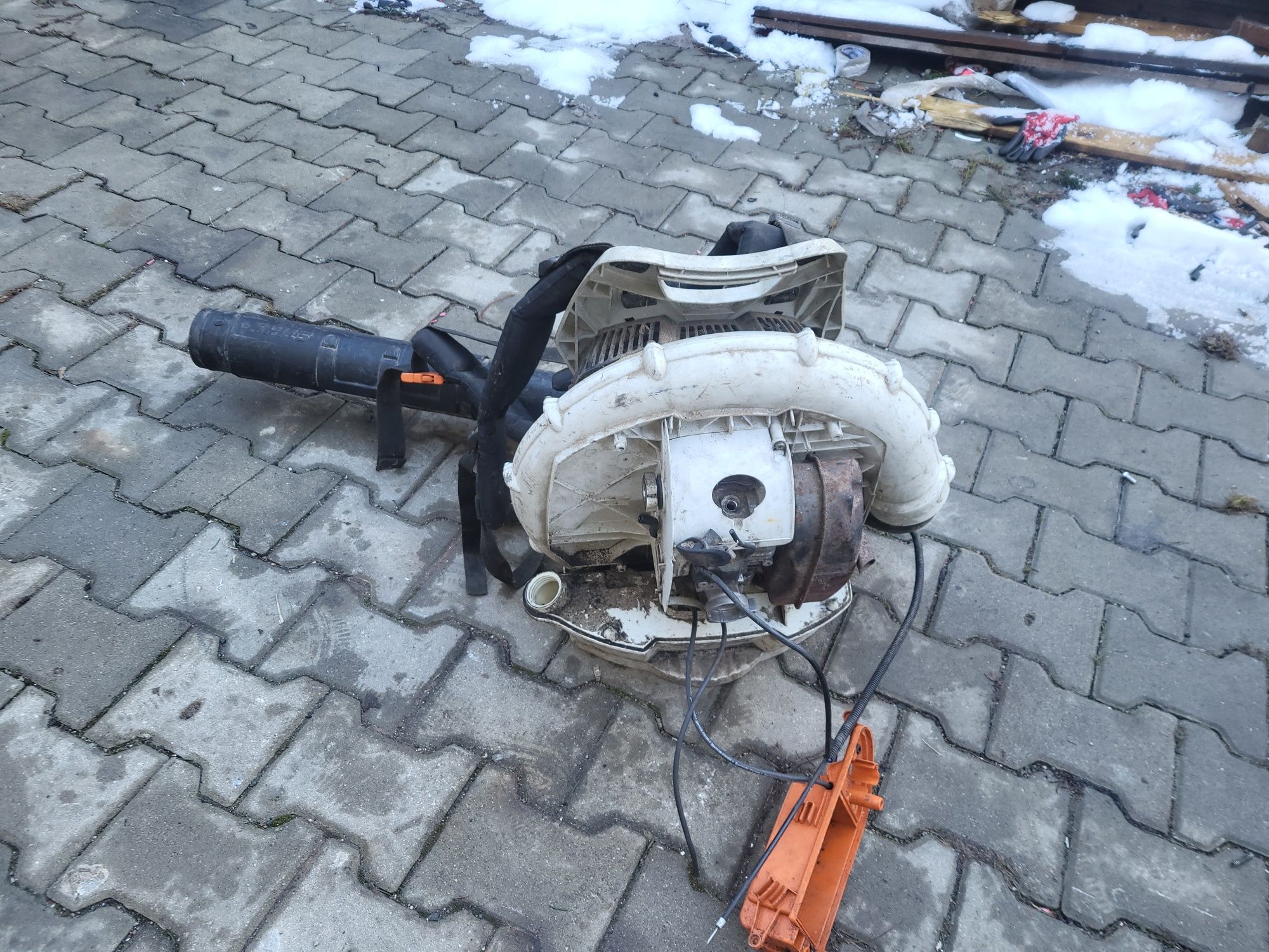 Dmuchawa plecakowa stihl br 600 uszkodzona