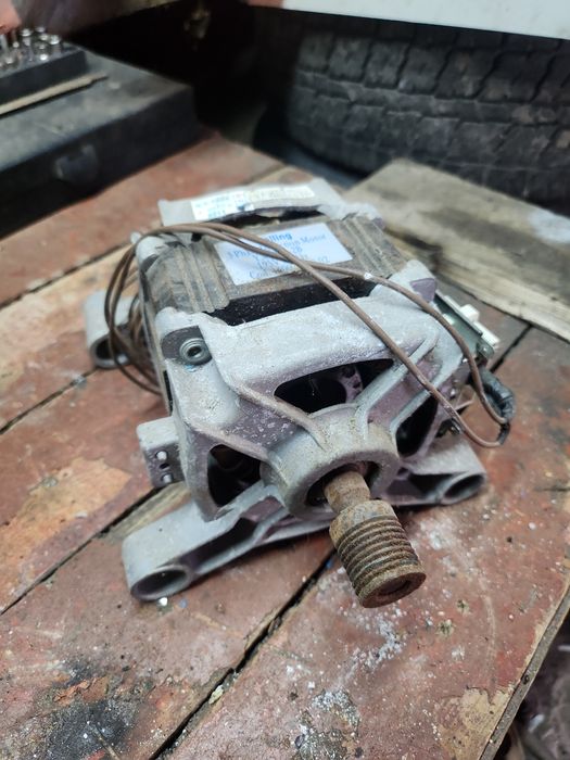 Двигун(мотор) для пральної машини Hotpoint-Ariston