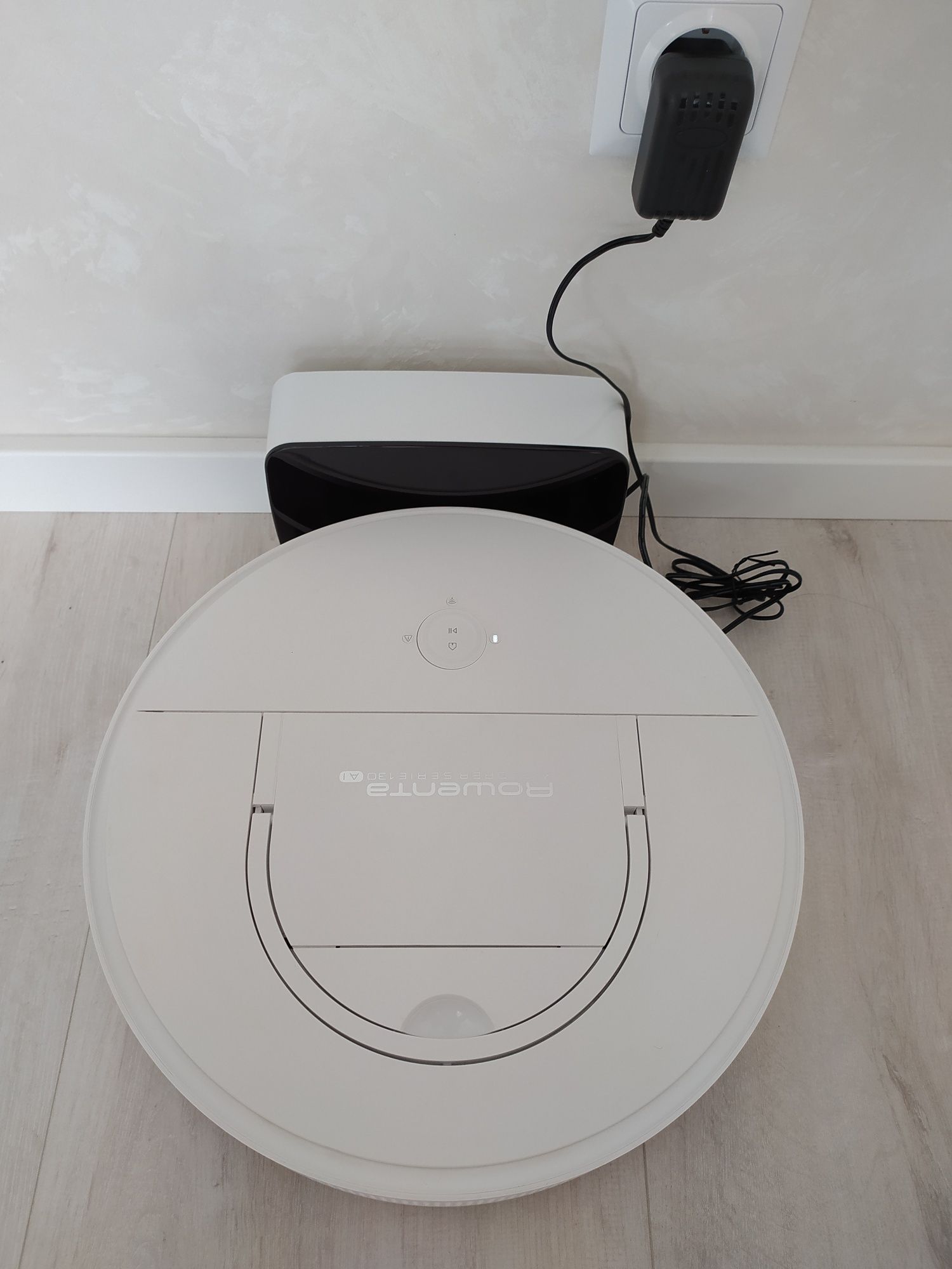 Продам Робот-пилосос Rowenta X-PLORER S130AI Standard White RR9067WH
