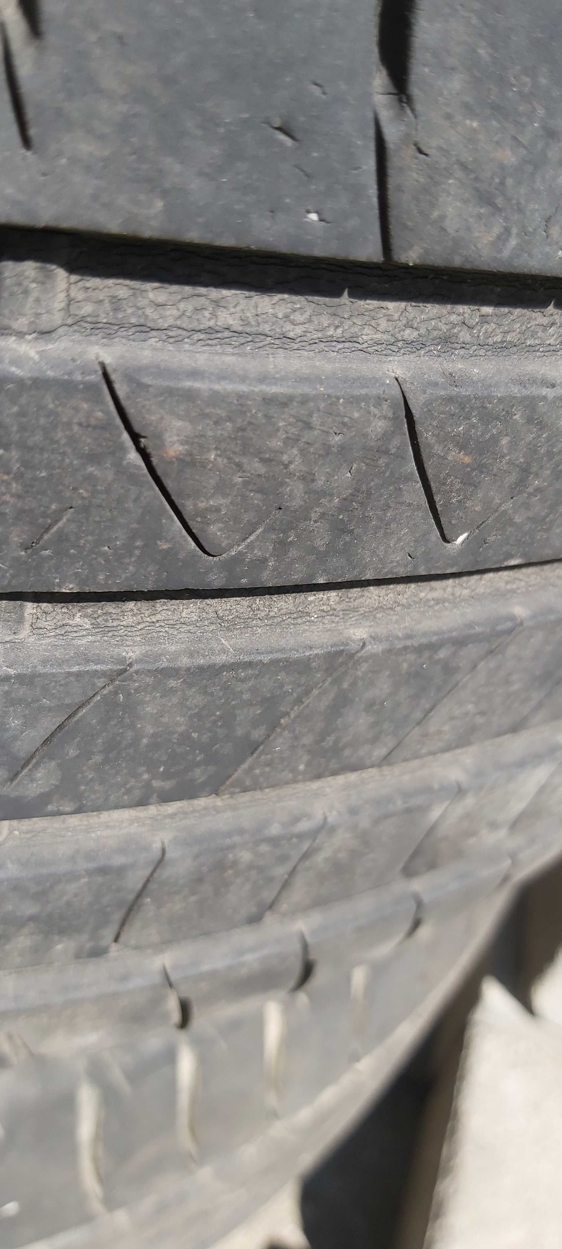 Opona 225/45 R17