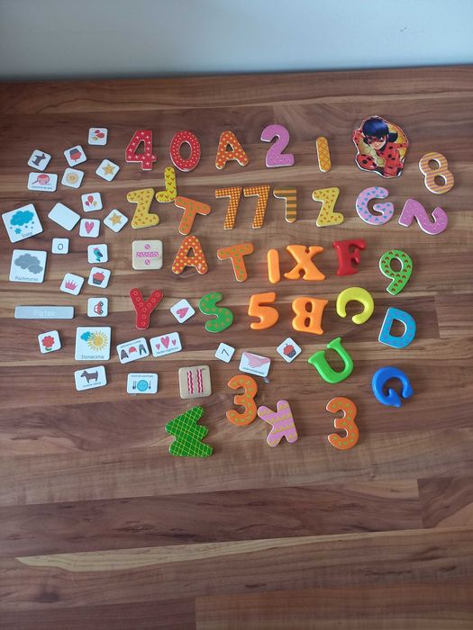 Magnesy alfabet cyfry punkty motywacyjne kalendarz pogoda