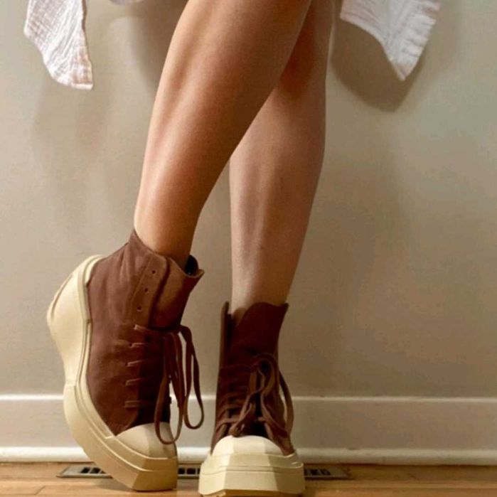 Жіночі черевики Converse розмір 39.5. Нубук.