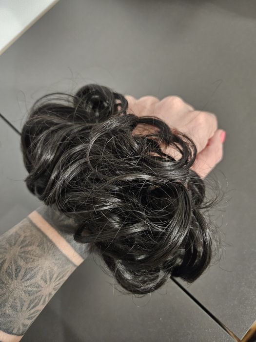 Nowa gumka do włosów Amazon